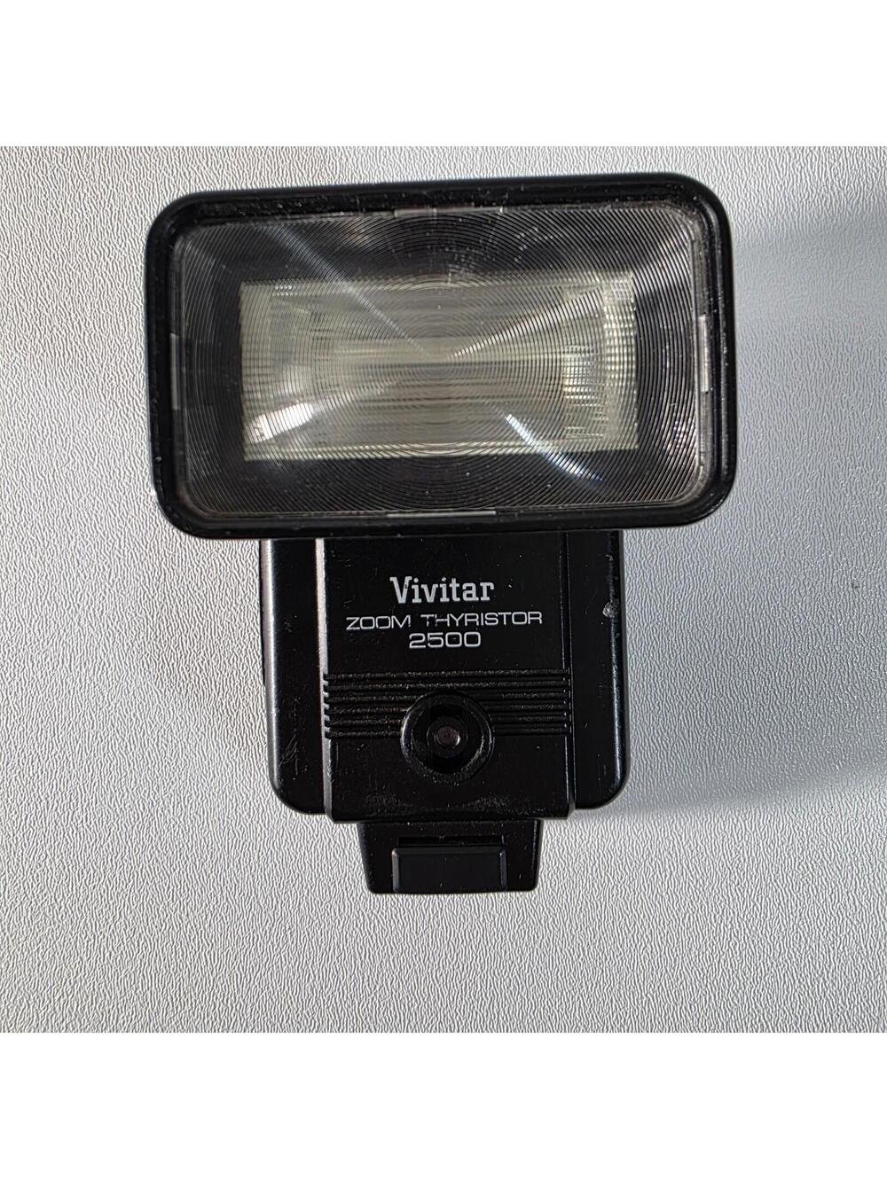 Vivitar Zoom Thyristor 2500 Shoe Mount Universal Electronic Flash Tilt Head Read